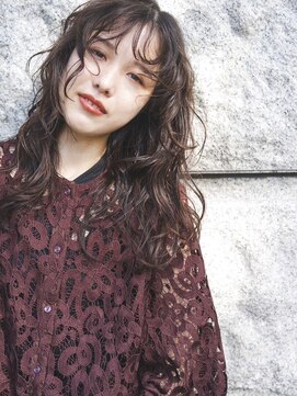 ヤー(YA) ロング　パーマヘア