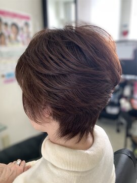 アヴソリューク(Absoluk) レイヤーショート40代50代60代　くびれ　ウルフ