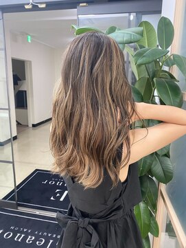 ジービージー(GBG) くびれショートボブ40代50代グレイカラー白髪染め白髪ぼかし