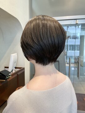 エルサフィロ ヨドヤバシ(el zafiro yodoyabashi) ショートヘア　ブルーベージュ