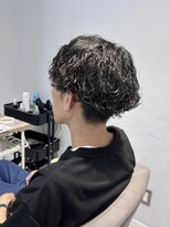 ネオリーブウリ 二子玉川店(Neolive uri)&nbsp;サーフカール刈り上げセンターパートリバースセンターパート