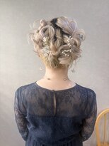 エストレーラ(estrela)&nbsp;『estrela』大人可愛いアップスタイル