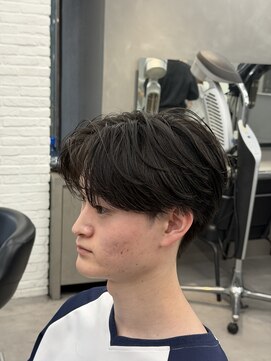 オーバル バイ アピッシュ(OVARL by apish) パーマ落としストレート縮毛矯正メンズセンターパート