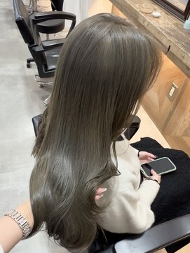 ビュー フクオカ(VIEW FUKUOKA) オリーブグレージュ/レイヤーカット/顔周り/ダブルカラー