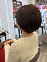ウイ バイ ファースト 北四番丁店(u'i by first)&nbsp;艶ブラウン×女性らしい丸みショートボブ