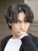 バイフィフス 原宿/表参道(by fifth)&nbsp;原宿強めシャドウパーマメンズカット刈り上げないセンターパート