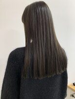 フィル(fil)&nbsp;艶感ロング／アッシュグレー