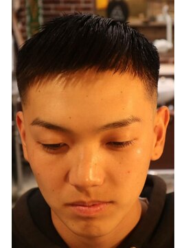 アクセプトザワールドバーバー(Accept the world barber) crop(クロップ)×skinfade