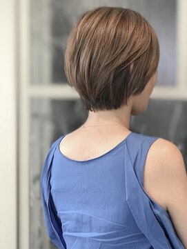 ディオ アンド ルーチェ アット(Dio&Luce at.) 【Dio Azabu】耳掛けショート＆大人 ハイライトfor 30代40代50代