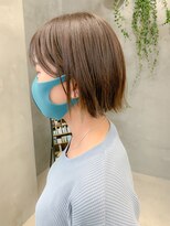 テトヘアー(teto hair) 切りっぱなしボブ、オリーブベージュ、前下がりボブ、イルミナ