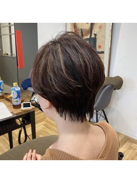 アルマヘアー(Alma hair by murasaki) ◎ハイライトショートスタイル◎