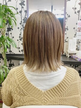ツーウィークス プラス(2Weeks plus) 外ハネが可愛い☆ミディアムスタイル