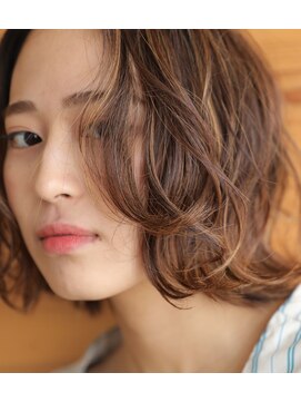 ビラデルソルルート(√r-t) ふんわりショート×透明ブラウン