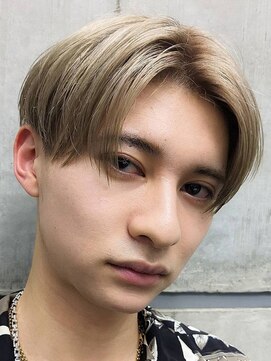 オーシャントーキョー ホワイト 原宿(OCEAN TOKYO WHITE) メンズナチュラルショート　ハイトーンセンターパート