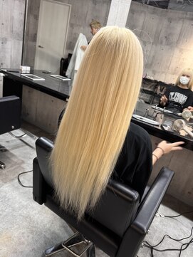 メゾン(Maison) エクステで作るホワイトブロンド