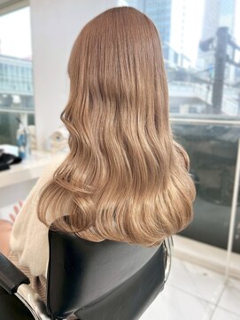 ランテルディ 渋谷(LANTERDIT) ブリーチ ミルクティーベージュカラー ハイトーン 艶髪 20代