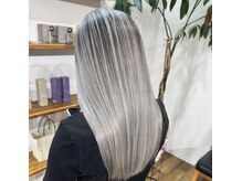 グリ(gris)の雰囲気（バレイヤージュ/海外風カラー/ハイライト/白髪ぼかし）