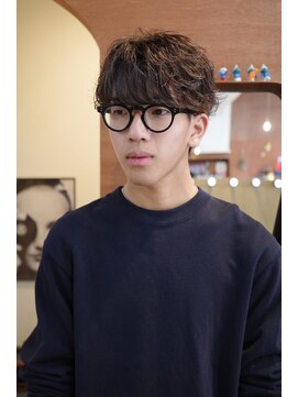 エディ(Edy) メンズマッシュケアパーマブラウンカラー外国人風眉毛カット岡山