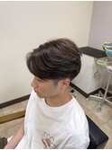 フェザーショートセンターパートハイライトメンズカット