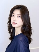 アンベリールフルー(EMBELLIR fleur)&nbsp;【上品な潤いと艶】透明感のアッシュベージュ×ロングレイヤー
