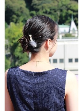 ビアージュ(Viage) 【大人っぽさが魅力】シックなシニヨンアレンジ