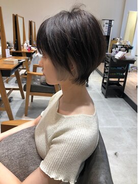 ビューイースト 亀戸 錦糸町(VIEW EAST) 耳かけOKインナーカラーショートボブ