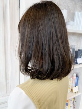 キャアリー(Caary) 福山市人気Caary自然グラデーションローライト　ミディアムボブ