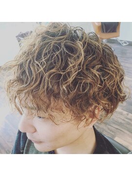 ヴァローヘアーデザイン(valor hair design) スパイラル＋ハイライト