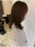 肩下ミディアムの外ハネスタイル