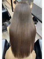 リブレ(Rebre)&nbsp;ナチュラルストレート×グレージュカラー☆☆