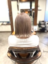 ヤソ(yaso)&nbsp;切りっぱなしボブでハイトーン