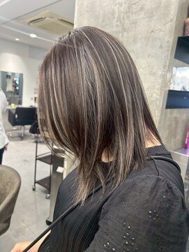 キング 枚方店(K!ng) ハイライトカラーミルクティーベージュレイヤーカット