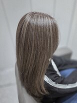 アンジュール ラナリア(1//jour LanaRia)&nbsp;グレージュ白髪ぼかしハイライト