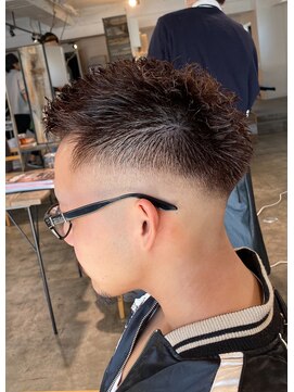 ザ オーダー(THE ORDER) スキンフェードカットクロップスタイル刈り上げ