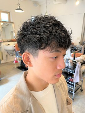 アンティコ(Antico) ツイストスパイラルモテ髪マッシュ束感ツーブロックショート