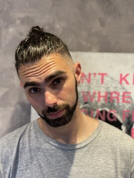 メグロバーバーショップロッポンギ 目黒六(MEGURO BARBER SHOP 6PPONGI) マンバン×スキンフェード