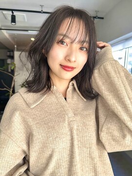 オグジュアリー 表参道(aux.) 2023 王道で可愛い!ミディアムひし形シルエット