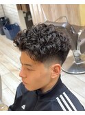 ショートハーパー　フェード　メンズパーマ　海外風