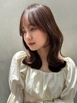 アイヴィ 表参道(IVY) 流れる顔まわりカット ミディアムレイヤー【肥田亜沙美】