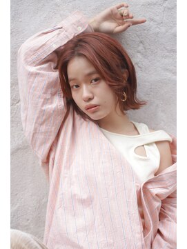 カライング(ing) 【+～ing】センターパート切りっぱなしbob【佐藤彩奈】