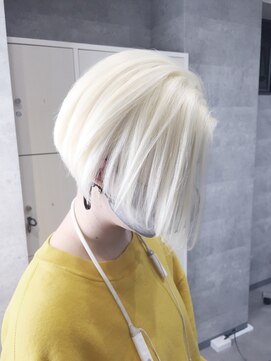 モーション 新宿(motion) ホワイト