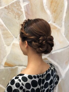 サロン ド ハル salon de HARU 上品アップスタイル