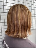 ぱっつりハイライトボブ