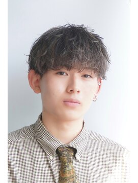 メンズサロン ゴールド 名古屋(GOALD) センターパート波巻きスパイラルツイストスパイラル刈り上げ