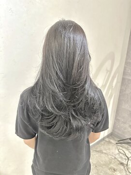 アンダーバーホワイト(_WHITE) ワンカールレイヤー レイヤーカット 艶カラー