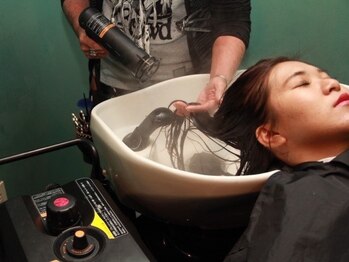 バポス ヘアサロン (BAPOS Hair Salon)の写真/毛髪ダメージのメカニズムを考えた修復トリートメントシステム導入！しなやかで潤いのある質感が叶います♪