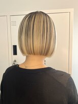 ラフ 立川(Laff)&nbsp;前下がりボブ 切りっぱなしボブ ショートボブ ハイトーンカラー