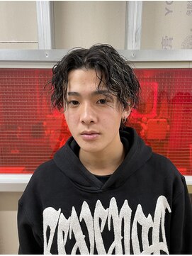 メリケンバーバーショップ トーキョー(MERICAN BARBERSHOP TYO) BURG 【ツイストスパイラルセンターパートウルフ】