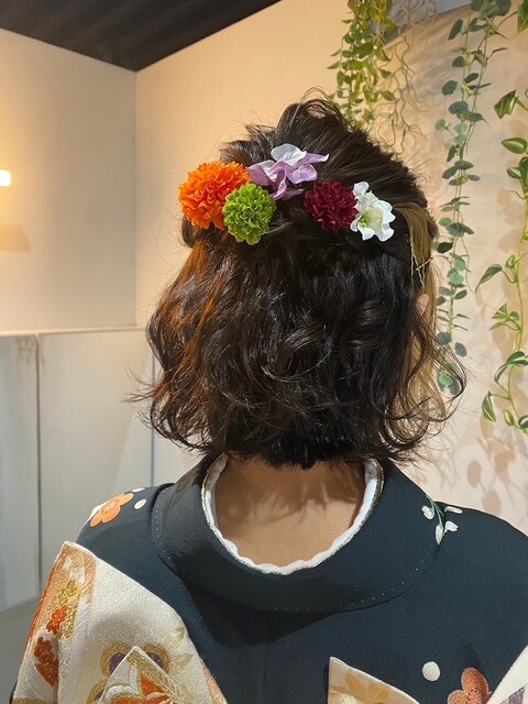 大人可愛いミディアムヘアアレンジハーフアップ成人式