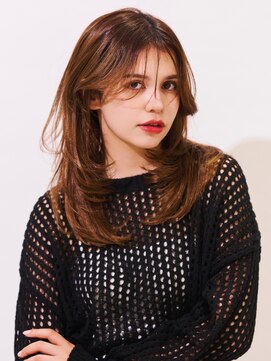 アライブ キチジョウジ(ALIVE Kichijoji) 海外風ブラウンミディアムバタフライレイヤー